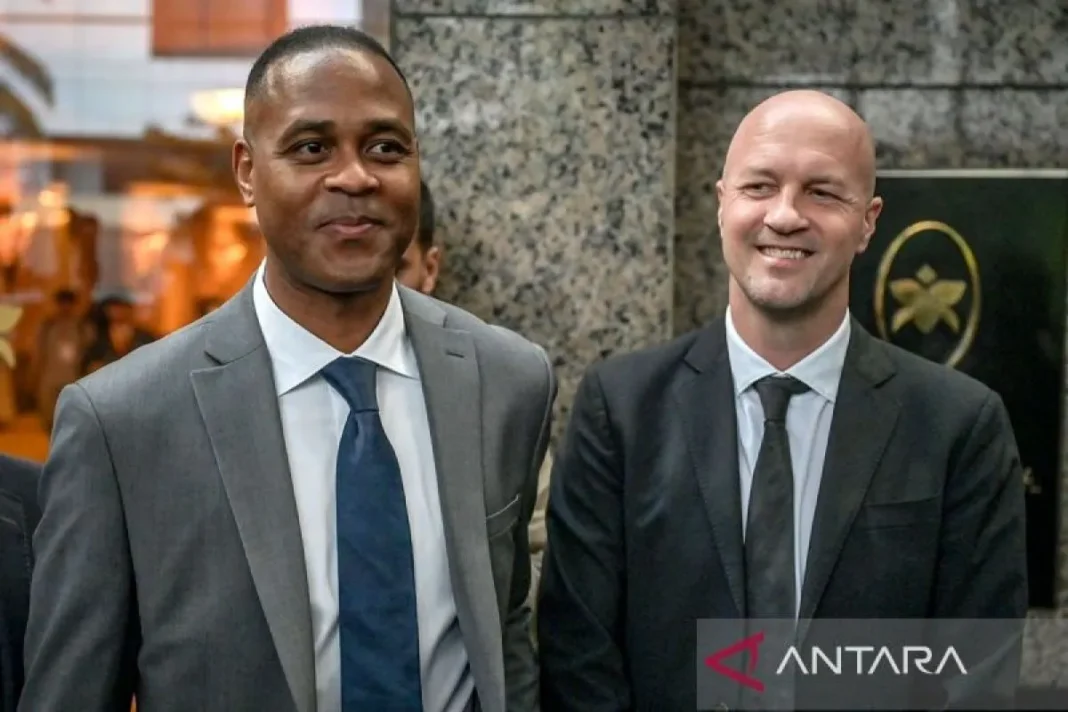 Profil tim enam yang bantu Kluivert dalam timnas