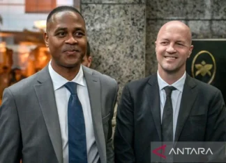 Profil “Tim Enam” yang Bantu Kluivert dalam Timnas