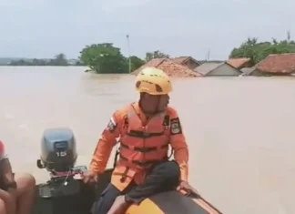 Satu Orang Dilaporkan Meninggal Dunia Terseret Arus Banjir di Karawang