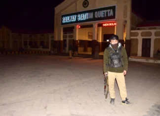 Serang Kereta di Pakistan, Teroris Sandera Ratusan Penumpang