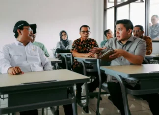 Seskab Teddy dan Mensos Saifullah Tinjau Kesiapan Sekolah Rakyat di Bekasi