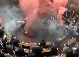 Sidang Parlemen Serbia Ricuh, Tiga Anggota Terluka