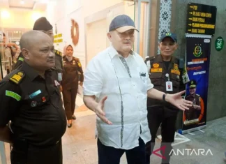 Alex Noerdin Diperiksa Kejati Palembang 12 Jam terkait Kasus Korupsi Pasar Cinde