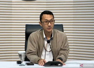 KPK Periksa Mantan Ketua DPRD Jatim Kusnadi Terkait Dana Hibah