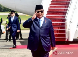 Presiden Tiba di Brunei Disambut Pasukan Jajar Kehormatan