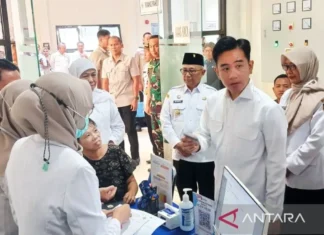 Wapres Gibran Tinjau Layanan Cek Kesehatan Gratis di Blitar