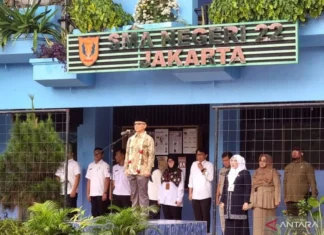 Buka MPLS di Jakarta, Wamendikdasmen Tekankan jangan Ada Perpeloncoan