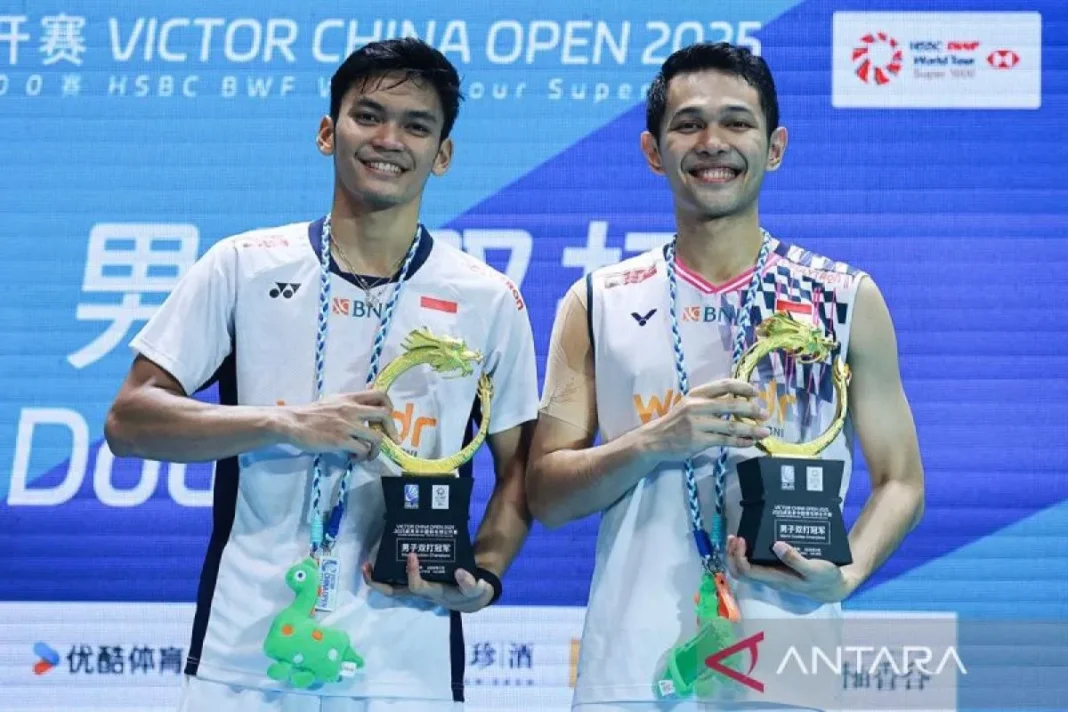 Fajar Fikri persembahkan gelar China Open 2025 untuk Iie Sumirat