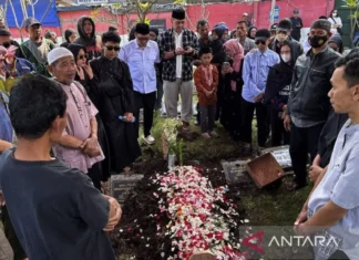 Iie Sumirat Dimakamkan di Bandung