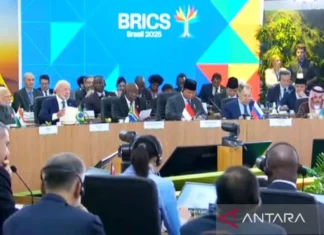 Presiden Prabowo Hadiri Pleno Akhir BRICS, Diapit Rusia dan Afrika Selatan
