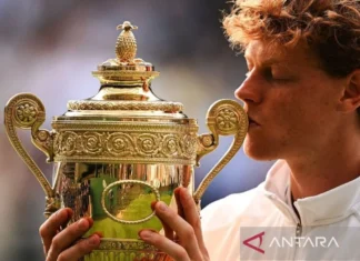 Sinner Kalahkan Alcaraz untuk Raih Gelar Wimbledon