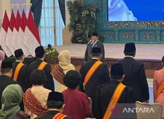Dasco Terima Tanda Jasa dan Kehormatan dari Presiden Prabowo