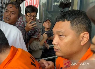 KPK Geledah Rumah Irvian Bobby, Sita Barang Bukti Dolar