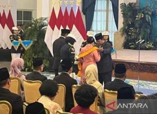 Prabowo Beri Penghargaan 141 Tokoh, dari Puan hingga Gombloh