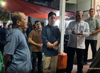 Cek Kondusifitas, Gibran Tinjau Pos Siskamling Jakarta Pascademo