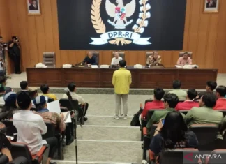 Sejumlah Elemen Mahasiswa Sampaikan Tuntutan di Hadapan Pimpinan DPR