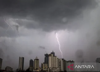 Jakarta Diperkirakan Hujan Disertai Petir pada Rabu Sore dan Malam
