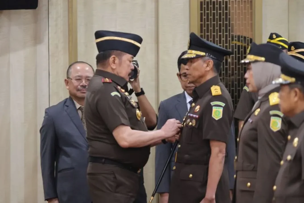 Jaksa Agung lantik 17 Kajati dan 20 pejabat eselon II