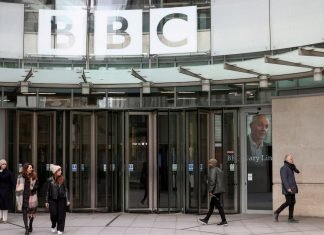 Dua Petinggi BBC Mundur di Tengah Tuduhan Bias dan Krisis Kepercayaan Publik