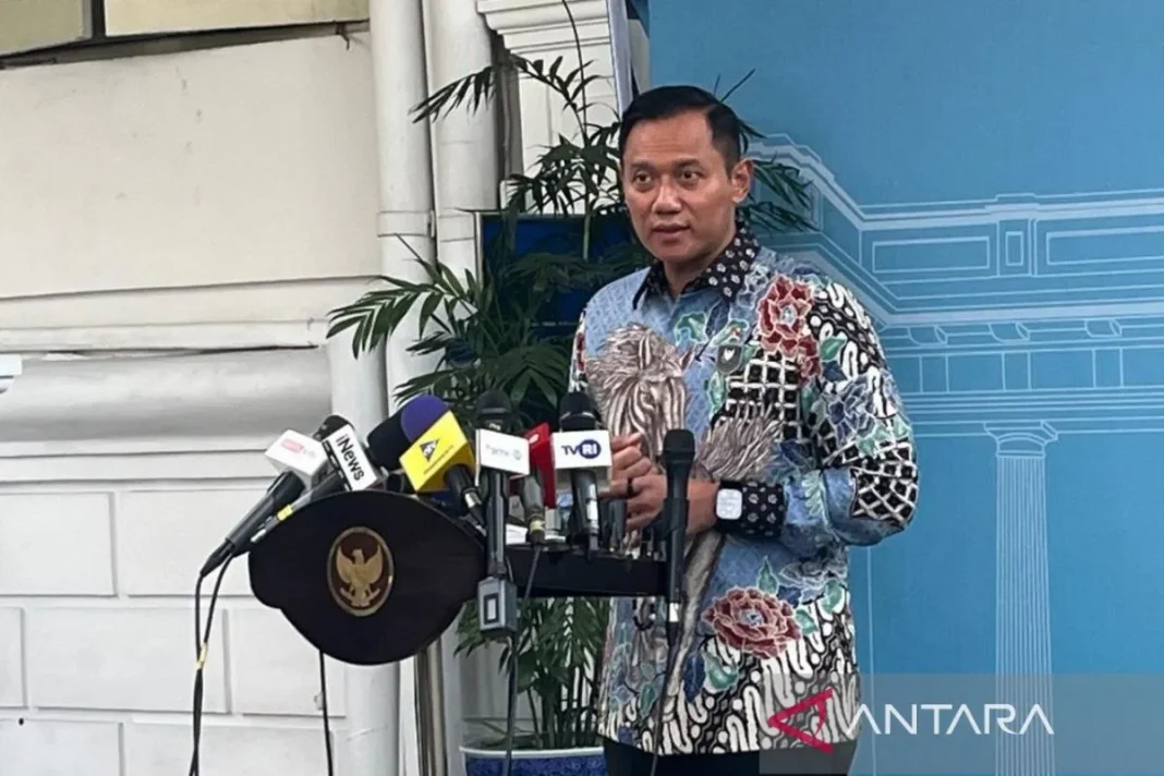 AHY tegaskan Prabowo pastikan pemerintah hadir cari solusi utang kereta cepat