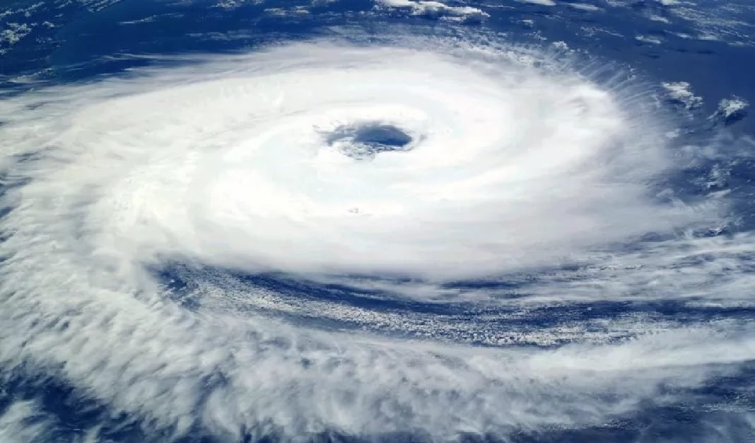 BMKG Peringatkan Dampak Siklon Kalmaegi, Gelombang Tinggi dan Hujan Lebat Ancam Indonesia Timur