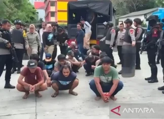 BNN-Polda Metro Tangkap 18 Orang di Kampung Bahari terkait Narkoba