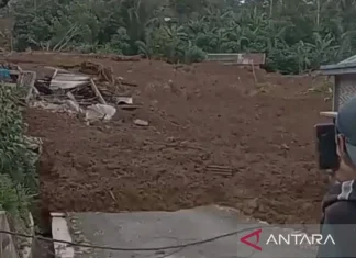 BNPB Ungkap 45 Orang masih Terisolasi akibat Longsor Banjarnegara