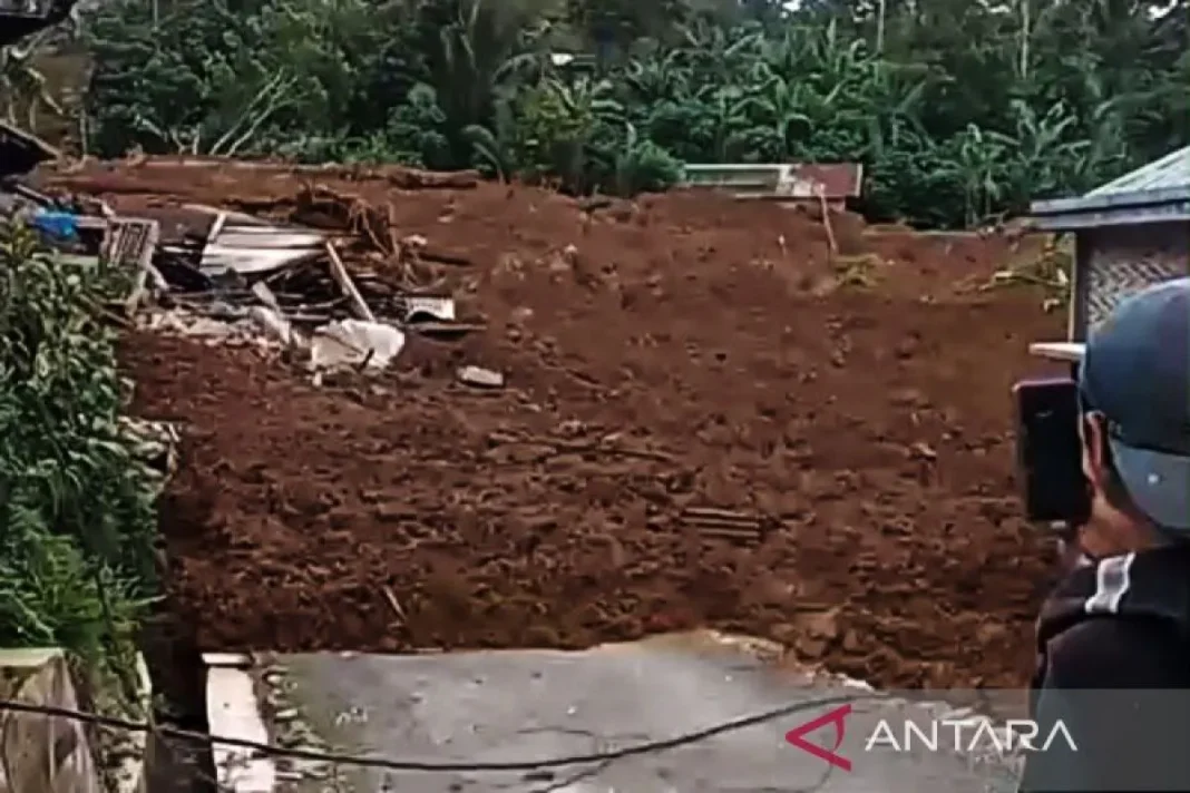 BPBD Banjarnegara sebut 27 warga dalam pencarian pascalongsor Pandanarum