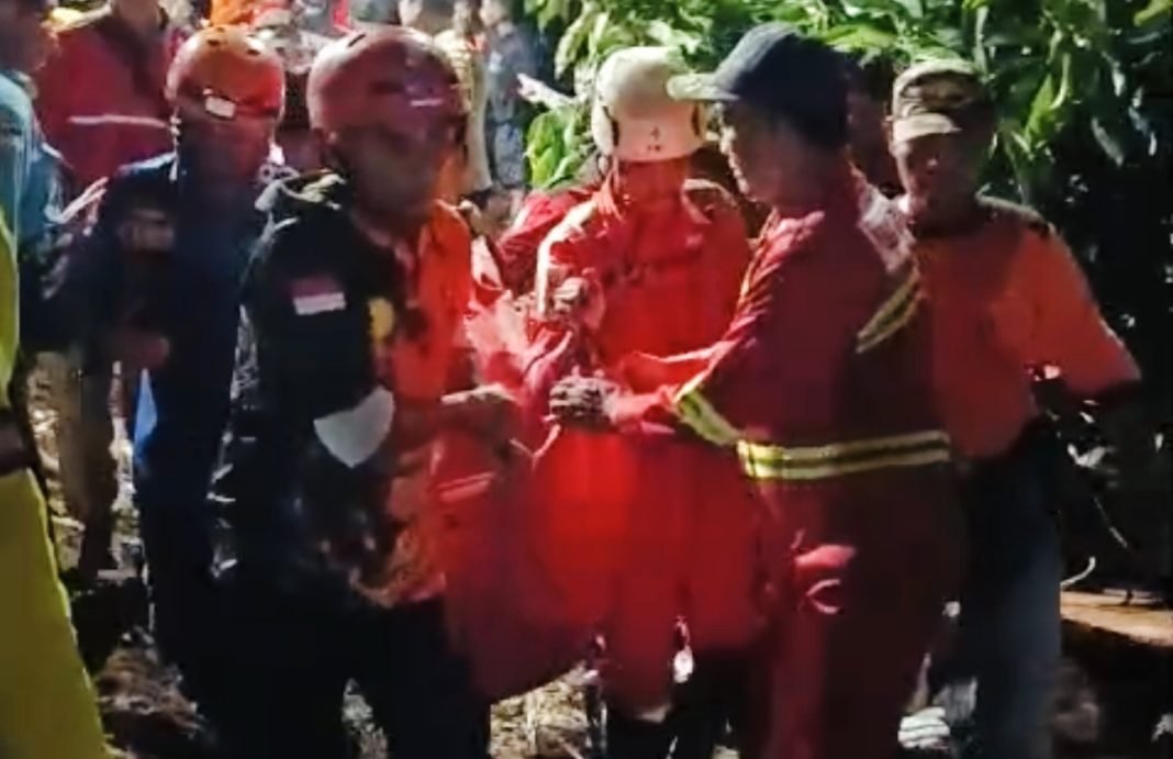 Cilacap longsor, 21 Orang Hilang, 2 Tewas dan 3 Luka-luka