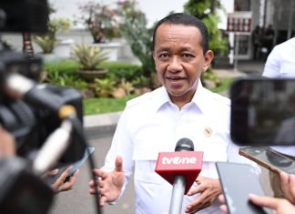 Dipanggil Presiden Prabowo, Menteri ESDM Laporkan Target Listrik Desa hingga Swasembada Solar