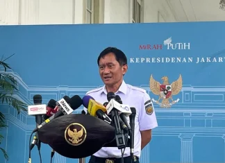 KRL Berdempetan, Prabowo Perintahkan PT KAI Tambah Gerbong Agar Nyaman