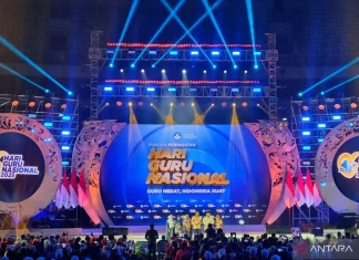 Kado HGN, Presiden Beri Penghargaan bagi Guru dan Tenaga Kependidikan