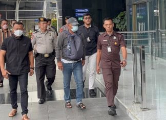 Kena OTT, Bupati Ponorogo Sugiri Sancoko Pilih Bungkam saat Tiba di Gedung Merah Putih KPK