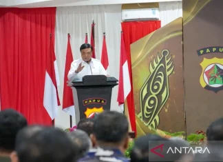 Menko Polkam Minta Personel TNI-Polri di Papua Jaga Kesehatan