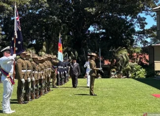 Prabowo Beri Hormat Bendera Tentara Australia saat Upacara Kenegaraan