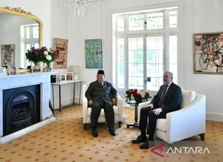 Prabowo dan PM Albanese Lakukan Pertemuan Empat Mata