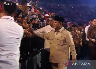 Prabowo Hadiri Puncak Peringatan Hari Guru Nasional di Indonesia Arena