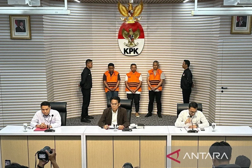 Selain Gubernur Riau, KPK tetapkan dua tersangka lain pasca-OTT