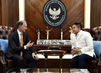 Temui Seskab Teddy, Dubes Belanda Lapor Agenda Ratu Maxima Kunjungi RI