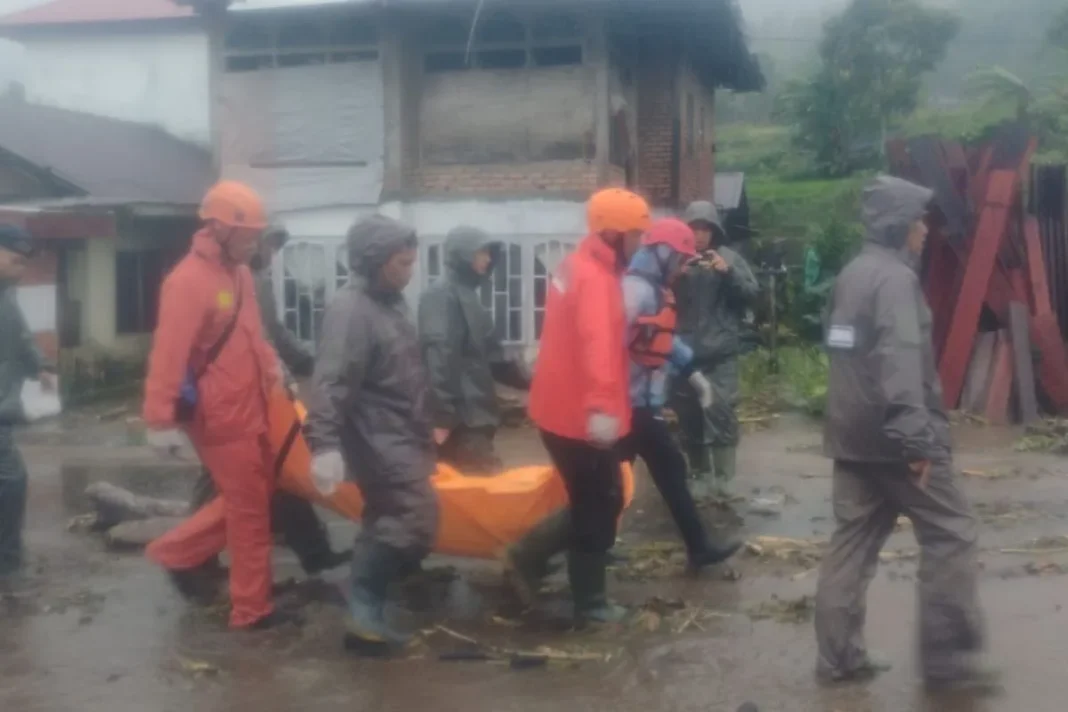 Tim Gabungan temukan 10 warga meninggal akibat banjir bandang di Agam