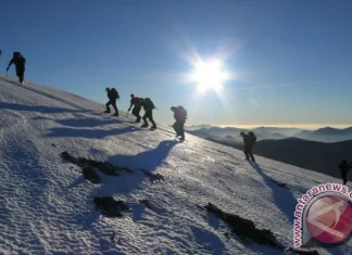 Tujuh Pendaki Gunung Tewas, Empat Hilang akibat Longsor di Nepal