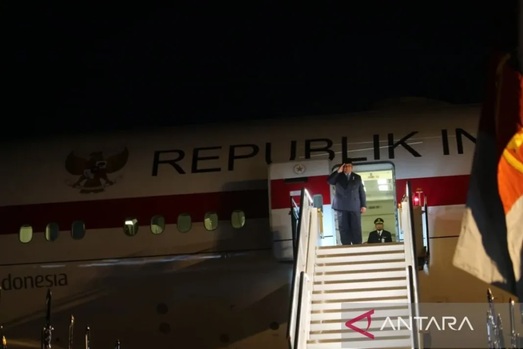 Usai makan malam dengan PM Albanese, Prabowo kembali ke tanah air