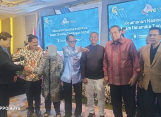 Catatan Abah Dahlan: “Angsa Hitam”