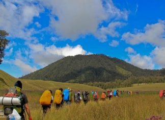 Basarnas Pastikan Pendaki Terjebak di Jalur Gunung Semeru, Aman