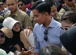 Wapres Gibran Sapa Warga yang Berlibur di Kawasan Inti Pusat Pemerintahan IKN
