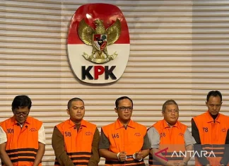KPK Umumkan Bupati Lampung Tengah dan Adiknya jadi Tersangka