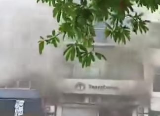 Kebakaran Hebat Lalap Gedung Kantor di Kemayoran, 101 Petugas Pemadam Dikerahkan