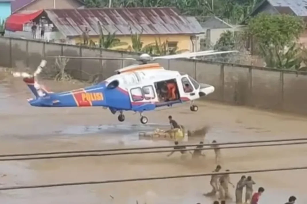 Polri antar logistik menggunakan helikopter ke Aceh Tamiang