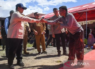 Prabowo Disambut Antusias Penyintas Banjir di Posko Aceh Tenggara