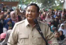 Prabowo Pastikan Pemerintah Ganti Rumah Korban Banjir